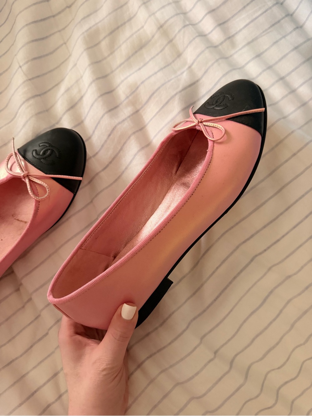 Chanel Pink and Black Two-Tone Ballet Flats with Bow - Picture 7 of 11